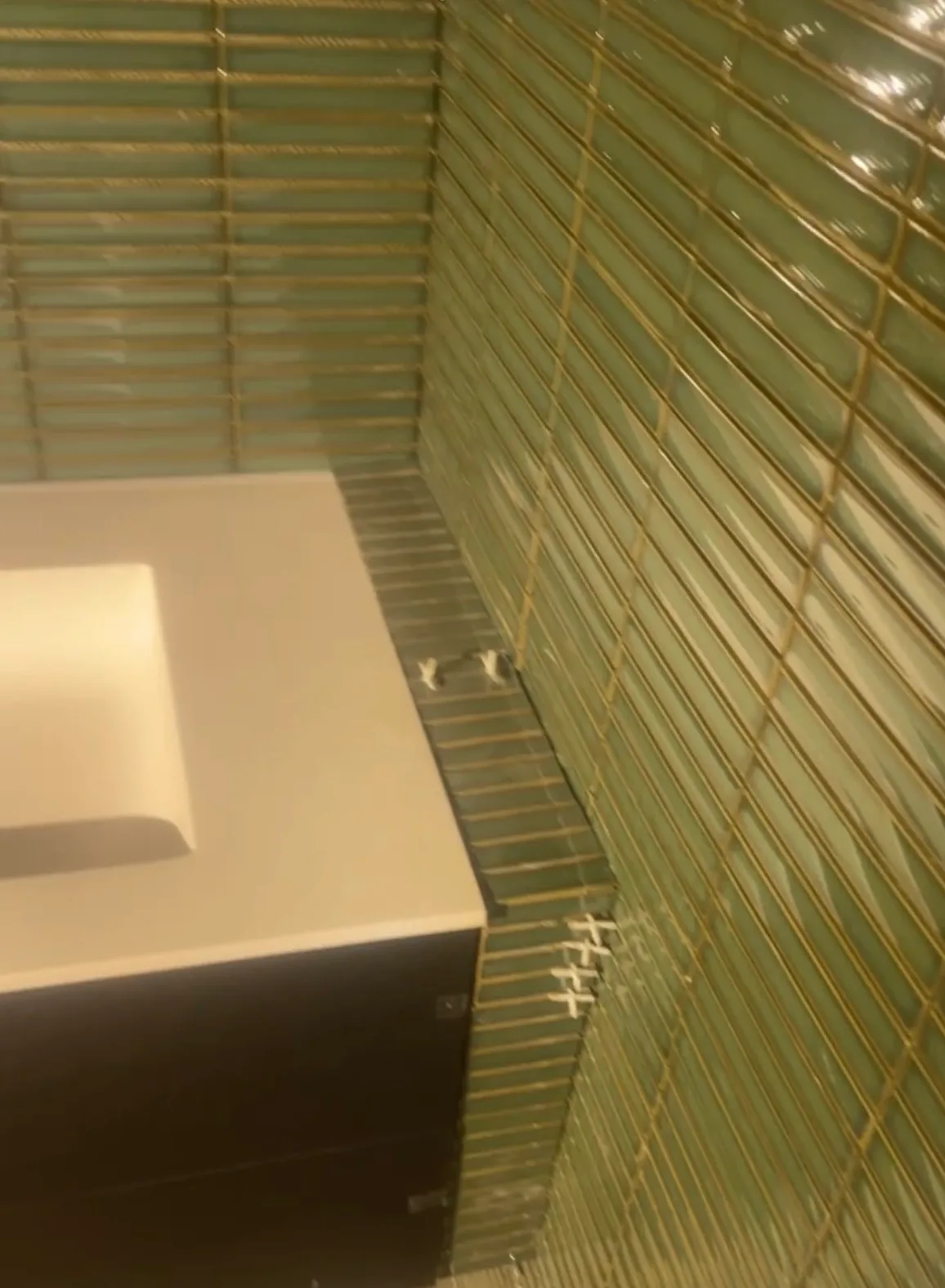 Modern interior with green horizontal blinds